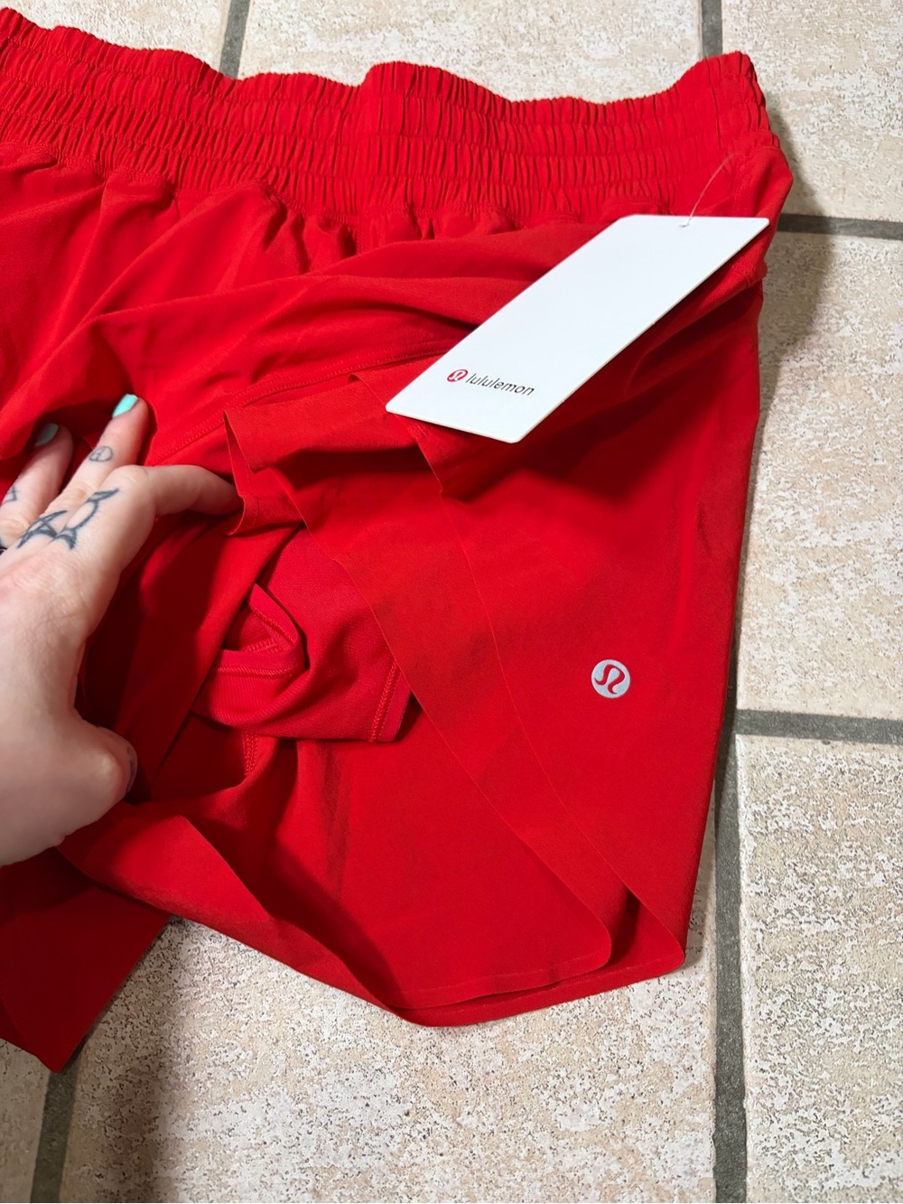 NWT Lululemon Shake It Out High-Rise Running Short 2.5" (Oxford Red) Size S - Picture 3 of 7